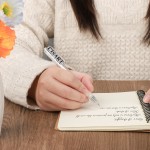 Cisart Pack of 5 Retractable Click Pens, Smooth Writing Pens with Quick Drying Black Ink, One-Handed Click White Retractable Pen with Comfortable Grip for Office, Work, Home & Daily Use